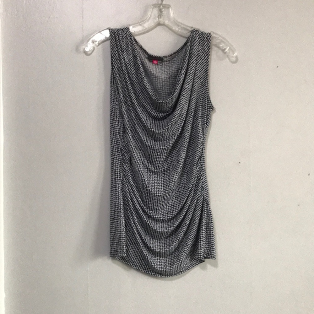 Vince Camuto Size M top